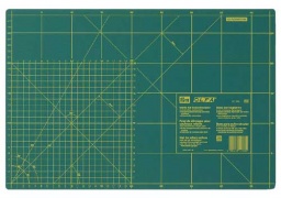 611386 - Cutting Mat for Rotary Cutters with cm and Inch Scale